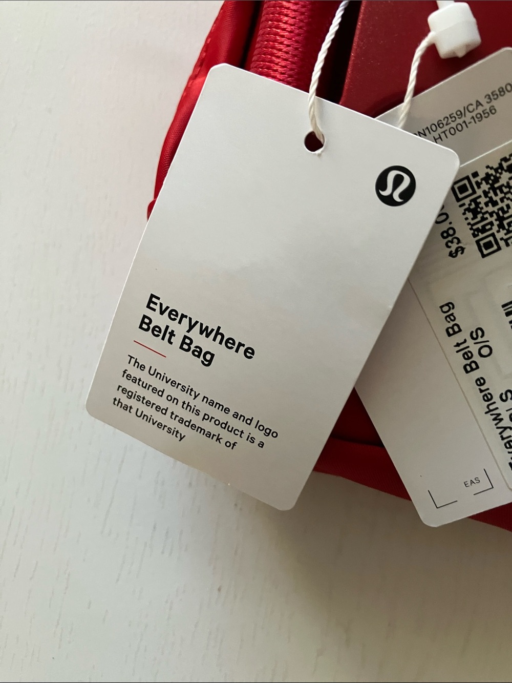 Lululemon Everywhere Belt Bag (NWT) - Picture 3 of 10